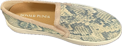 DONALD PLINER RALLY ALLONE-557 SLIP-ON LOAFER (Sample) WOMEN'S SIZE 6 - #UNPAIR (LEFT AND RIGHT AVAILABLE*) DONALD PLINER RALLY ALLONE-557 SLIP-ON LOAFER (Sample) WOMEN'S SIZE 6 - #UNPAIR (LEFT AND RIGHT AVAILABLE*)