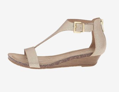 KENNETH COLE REACTION GREAT GAL WEDGE SANDAL
WOMEN'S SIZE 5 - #UNPAIR (LEFT)