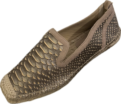 DONALD PLINER BRANDI LOAFER (Sample)
WOMEN'S SIZE 6M - #UNPAIR (LEFT)