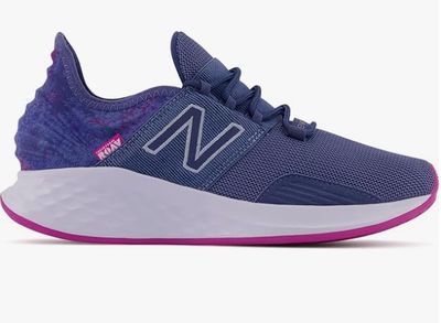 NEW BALANCE FRESH FOAM ROAV RUNNING SHOE
WOMEN'S SIZE 6.5 B - #UNPAIR (RIGHT)