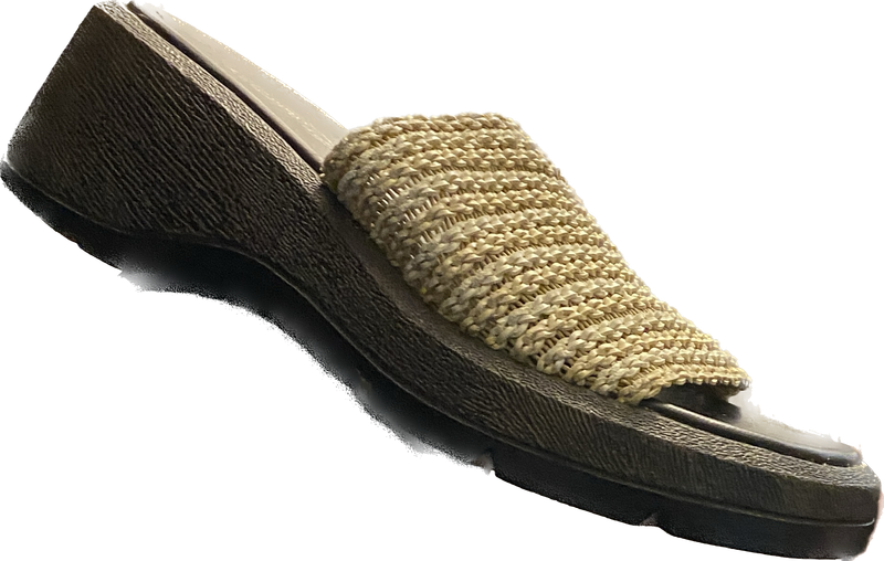 LOWER EAST SIDE CHUNKY SLIDE SANDAL WOMEN'S SIZE 9.5 - #UNPAIR (RIGHT - LIGHTLY USED) LOWER EAST SIDE CHUNKY SLIDE SANDAL WOMEN'S SIZE 9.5 - #UNPAIR (RIGHT - LIGHTLY USED)