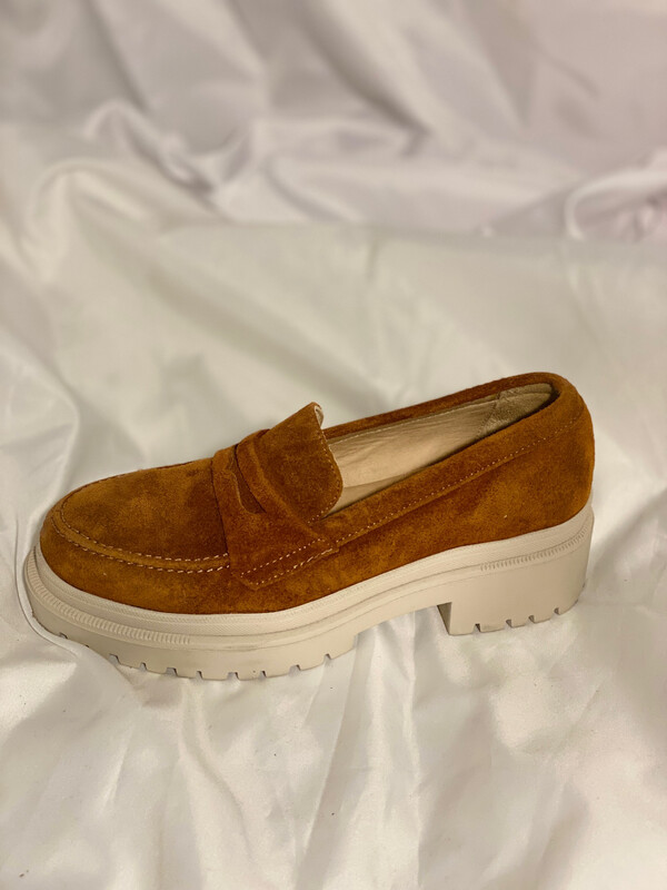 PATINA SLIP-ON "PENNY" LOAFER (Sample)  WOMEN'S SIZE 6.5 - #UNPAIR (LEFT)