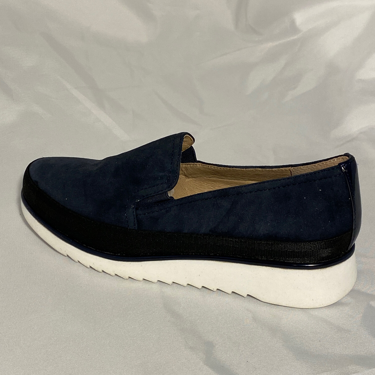 DONALD PLINER FINNE ALLONE-522 LOAFER (Sample) WOMEN'S SIZE 6 - #UNPAIR (LEFT AND RIGHT AVAILABLE*) DONALD PLINER FINNE ALLONE-522 LOAFER (Sample) WOMEN'S SIZE 6 - #UNPAIR (LEFT AND RIGHT AVAILABLE*)