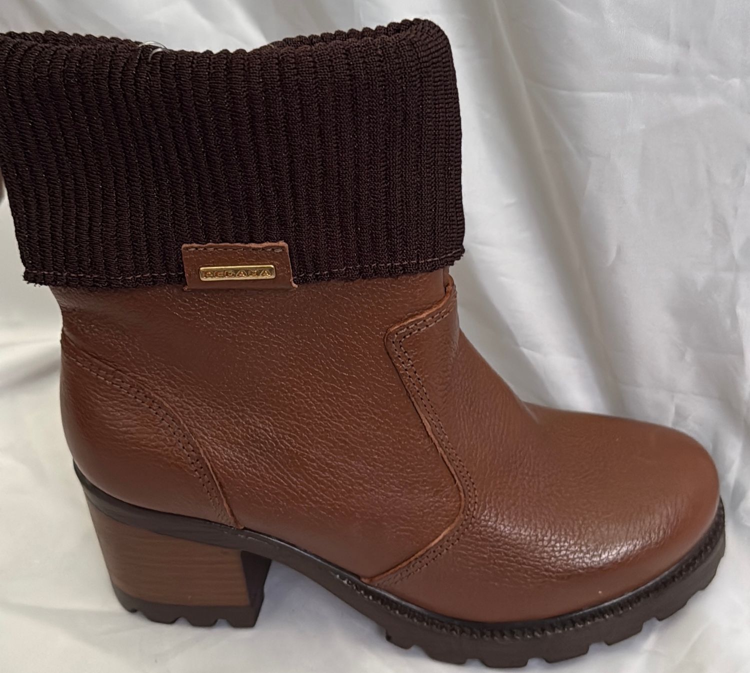 PEGADA LEATHER BOOT  WOMEN'S SIZE 6 M - #UNPAIR (RIGHT)