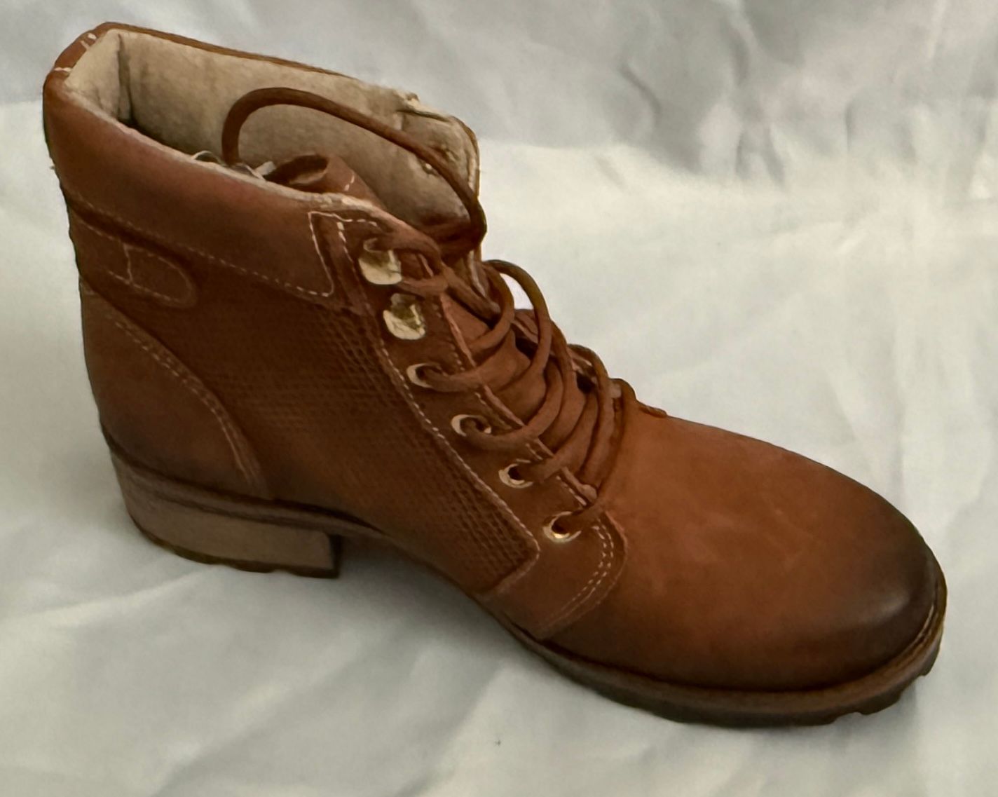 PEGADA LEATHER BOOT  WOMEN'S SIZE 6M - #UNPAIR (LEFT)