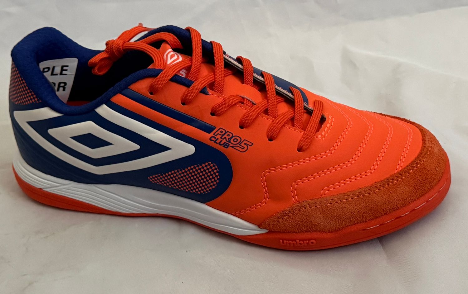 UMBRO PRO 5 BUMP(Sample) MEN’S SIZE 8.5 - #UNPAIR (RIGHT) UMBRO PRO 5 BUMP(Sample) MEN’S SIZE 8.5 - #UNPAIR (RIGHT)