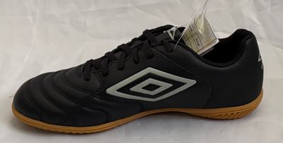 UMBRO SALA STREET (Sample) KID’S SIZE 3.5 - #UNPAIR (RIGHT) UMBRO SALA STREET (Sample) KID’S SIZE 3.5 - #UNPAIR (RIGHT)