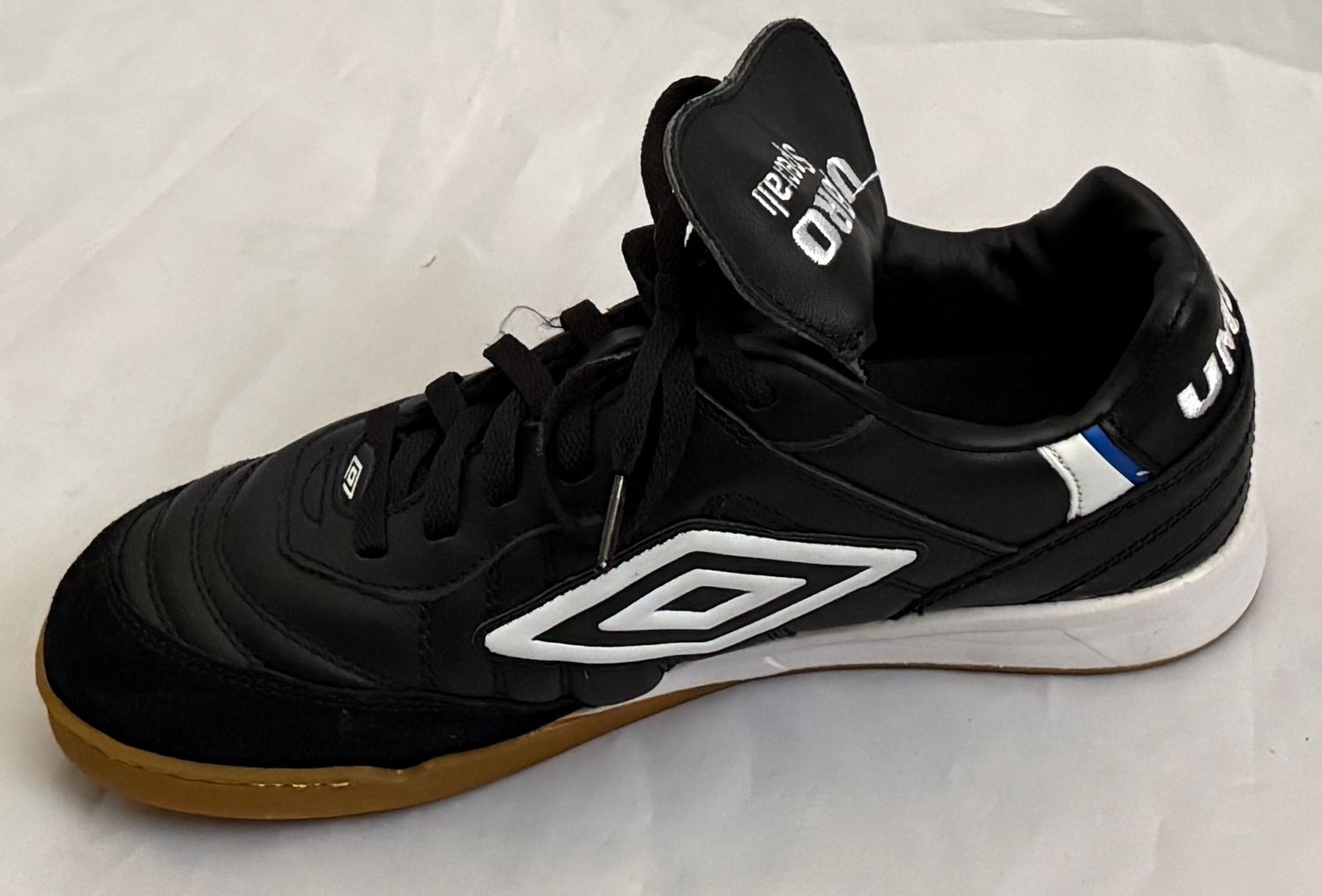 UMBRO SPECIALI PRO 98 IC(Sample) MEN’S SIZE 9.5 - #UNPAIR (RIGHT) UMBRO SPECIALI PRO 98 IC(Sample) MEN’S SIZE 9.5 - #UNPAIR (RIGHT)
