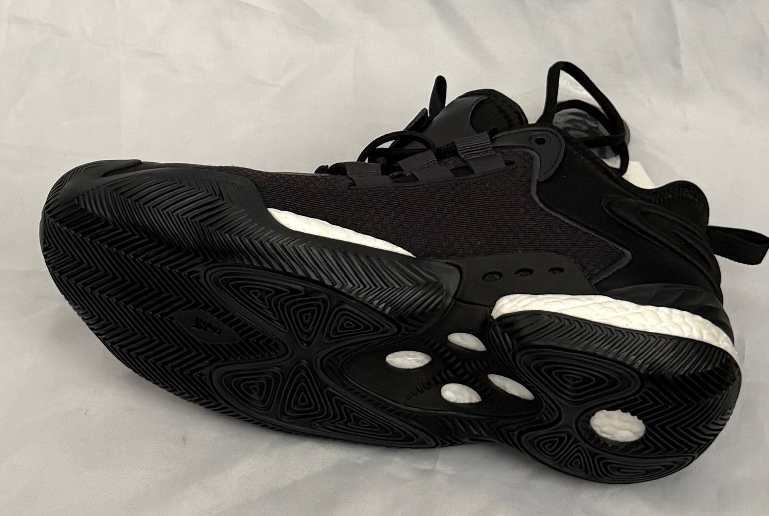 ADIDAS BYW SELECT TEAM BASKETBALL MEN 'S SIZE 9- #UNPAIR (RIGHT) ADIDAS BYW SELECT TEAM BASKETBALL MEN 'S SIZE 9- #UNPAIR (RIGHT)