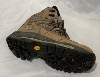 VASQUE GORE-TEX HIKING BOOT WOMEN'S SIZE 9.5M - #UNPAIR (RIGHT)