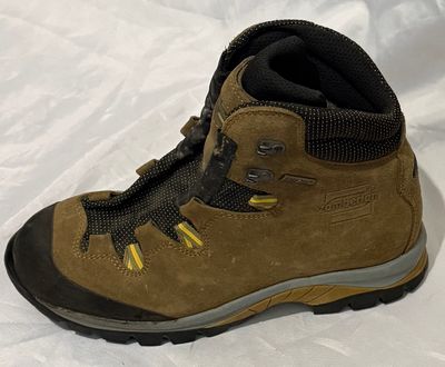 ZAMBERLAN HIKING BOOT MEN'S SIZE 8 / WOMEN'S SIZE 9 - #UNPAIR (RIGHT) ZAMBERLAN HIKING BOOT MEN'S SIZE 8 / WOMEN'S SIZE 9 - #UNPAIR (RIGHT)