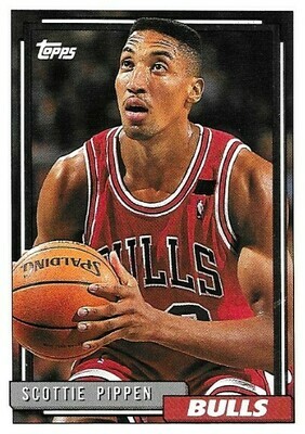 Pippen, Scottie / Chicago Bulls | Topps #389 | Basketball Trading Card | 1992-93 | Hall of Famer