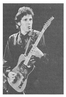 Springsteen, Bruce / On Stage, Playing Guitar, Looking to His Left | Magazine Photo | 1970s