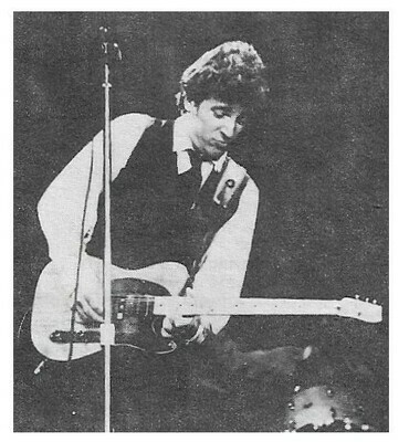 Springsteen, Bruce / On Stage Playing Guitar | Magazine Photo | 1970s | Large Version