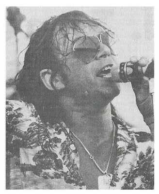 Burdon, Eric / On Stage-Sunglasses-Microphone | Magazine Photo | 1970s