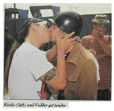 Red Hot Chili Peppers / Kiedis and Vedder Get Tender | Magazine Photo | September 1992