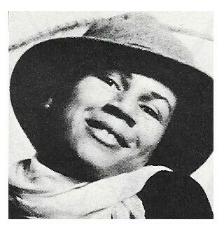 Riperton, Minnie / Closeup, Wearing Hat and Scarf | Magazine Photo | 1970s