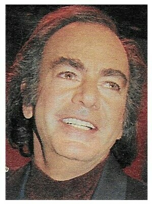 Diamond, Neil / Closeup-Smiling-Dark Shirt | Magazine Photo | 1994