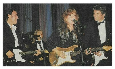 Raitt, Bonnie / With Bruce Springsteen-John Fogerty at Rock and Roll Hall of Fame | Magazine Photo | January 1991