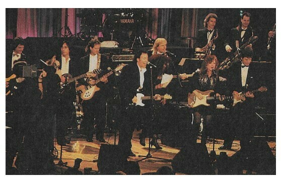 Raitt, Bonnie / At Rock and Roll Hall of Fame-With Others | Magazine Photo | January 1991
