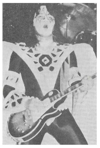 Kiss / Ace Frehley On Stage-Mouth Open-Winged Cape Outfit | Magazine Photo | 1980