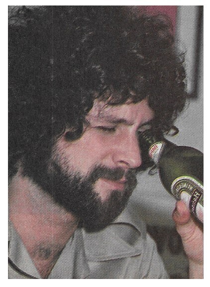 Fleetwood Mac / Lindsey Buckingham-Looking Down Heineken Beer Bottle | June 1977