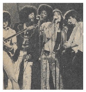 Rolling Stones, The / On Stage, Mick 2nd from Right | Magazine Photo | 1976