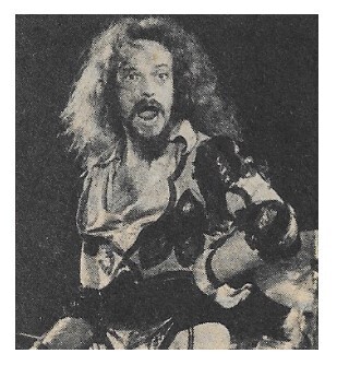 Jethro Tull / Ian Anderson On Stage, Hand On Hip / 1976