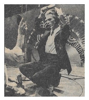 Bowie, David / Brushing Hair (1976)