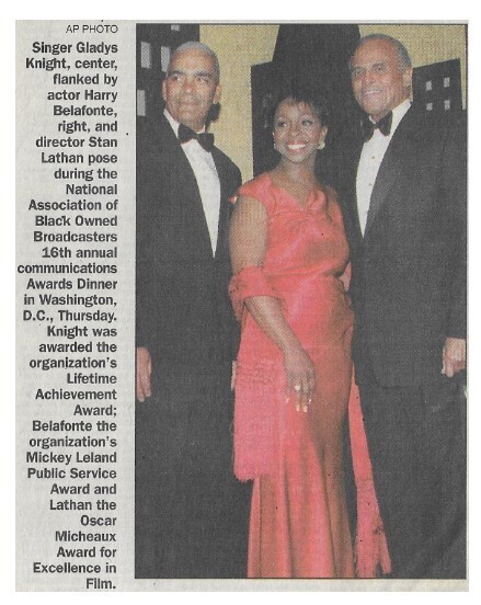 Knight, Gladys / Washington, DC (with Harry Belafonte + Stan Lathan) | Newspaper Photo | March 2000