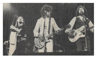 Electric Light Orchestra / On Stage: Hugh, Jeff, Kelly | Magazine Photo | 1970s