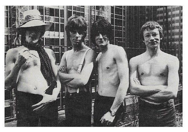 Beck, Jeff (Group) / Group Photo-Jeff 2nd from Left | Magazine Photo | 1968