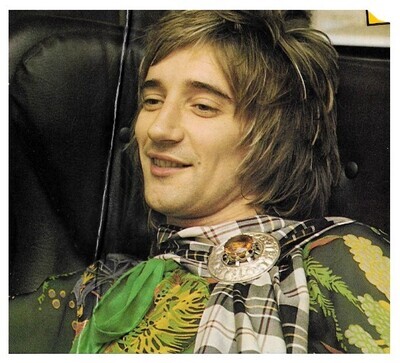 Stewart, Rod / Sitting, Plaid Scarf-Mostly Green Shirt / 1970s