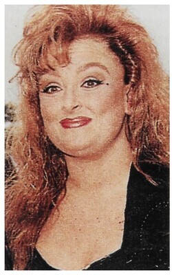 Judd, Wynonna / Closeup-Outdoors-Black Top | 1992