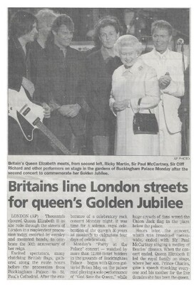 McCartney, Paul / Britains Line London Streets for Queen's Golden Jubilee | June 2002