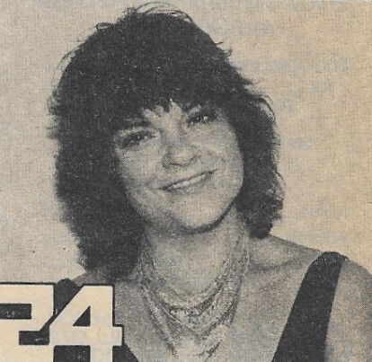 Cash, Rosanne / Closeup-Head Tilted to Her Right-Smiling | 1982