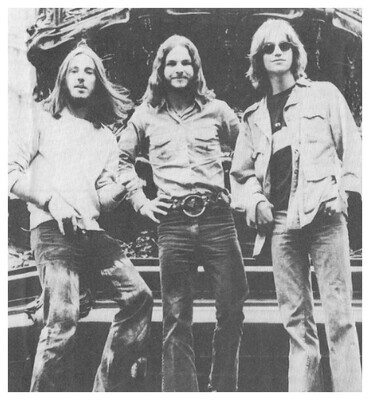 America / 1971: Group Photo-Standing-Gerry Beckley at Right