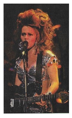 B-52&#39;s, The / 1992: Kate Pierson On Stage-Playing Guitar
