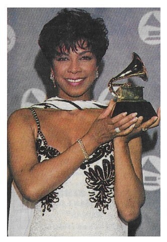 Cole, Natalie / At Grammy Awards-Holding Award / 1992