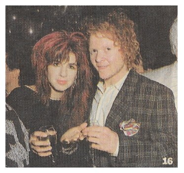 Bangles / Michael Steele with Mick Hucknall-Holding Drinks / 1987
