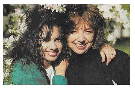 Hoffs, Susanna / Outdoors-With Her Mom / 1990