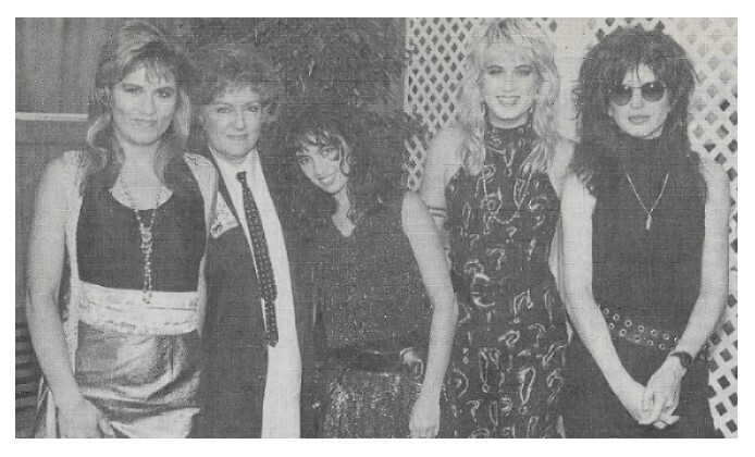 Bangles / Group Standing-With One Other Person / 1986