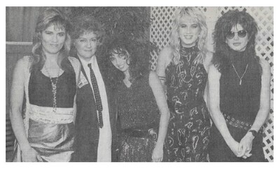 Bangles / Group Standing-With One Other Person / 1986