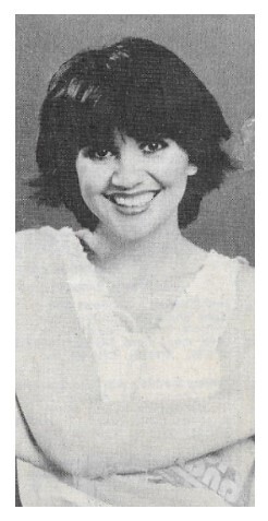 Ronstadt, Linda / Standing-Closeup / 1982