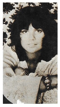 Ronstadt, Linda / Sitting - Closeup - Don't Cry Now Era #1 / 1973