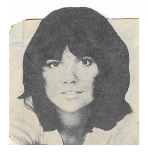 Ronstadt, Linda / Sitting - Closeup - Don't Cry Now Era #2 / 1973