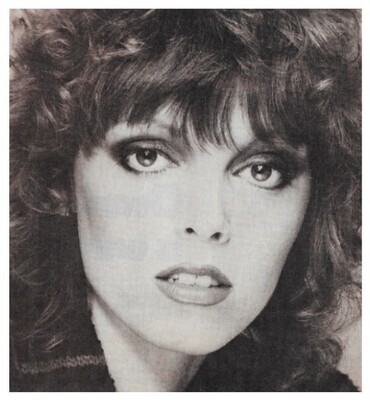 Benatar, Pat / 1980: Closeup - Light Background