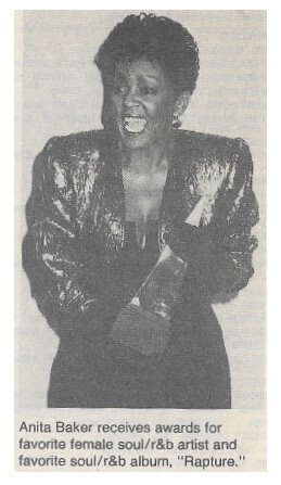 Baker, Anita / 1988: American Music Awards - Holding Award