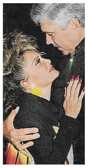 Francis, Connie / 1990: Looking Up at Unknown Male