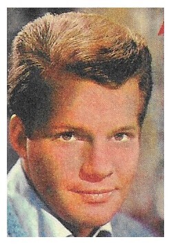 Vee, Bobby / 1960s: Closeup-Blue Shirt